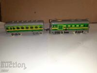 Стара механична играчка - влак , локомотив с вагон . Работи