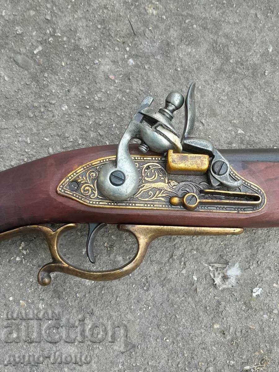 Replica pușcă cu cremene japoneză în stare bună, lungime 1.10m cu preț € 220.00 | 430.28 BGN