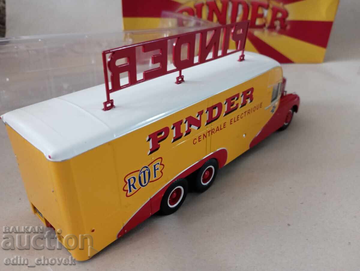 1/43 DéAgostini/IXO mașinuță metalică de colecție circ cu preț € 10.00 | 19.56 BGN