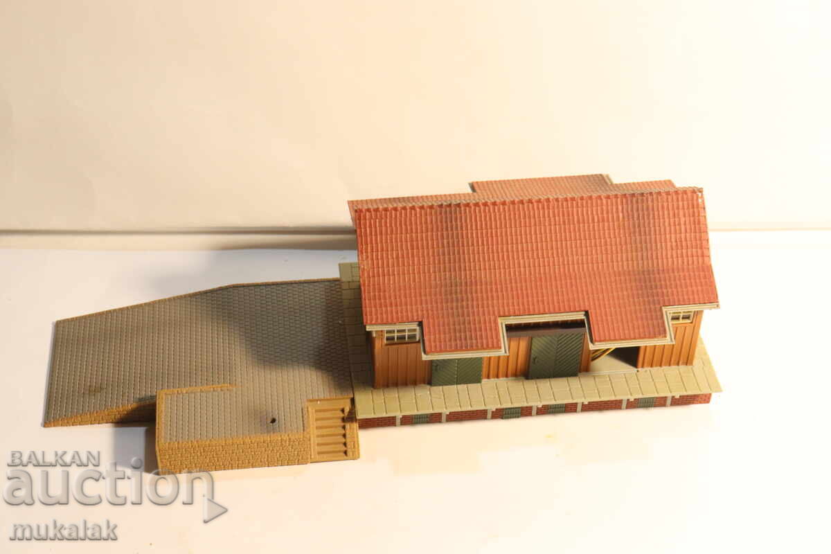 FALLER? KIBRI? VOLLMER H0 1/87 CLĂDIRE VAGON TREN CALE FERATĂ cu preț € 9.00 | 17.60 BGN