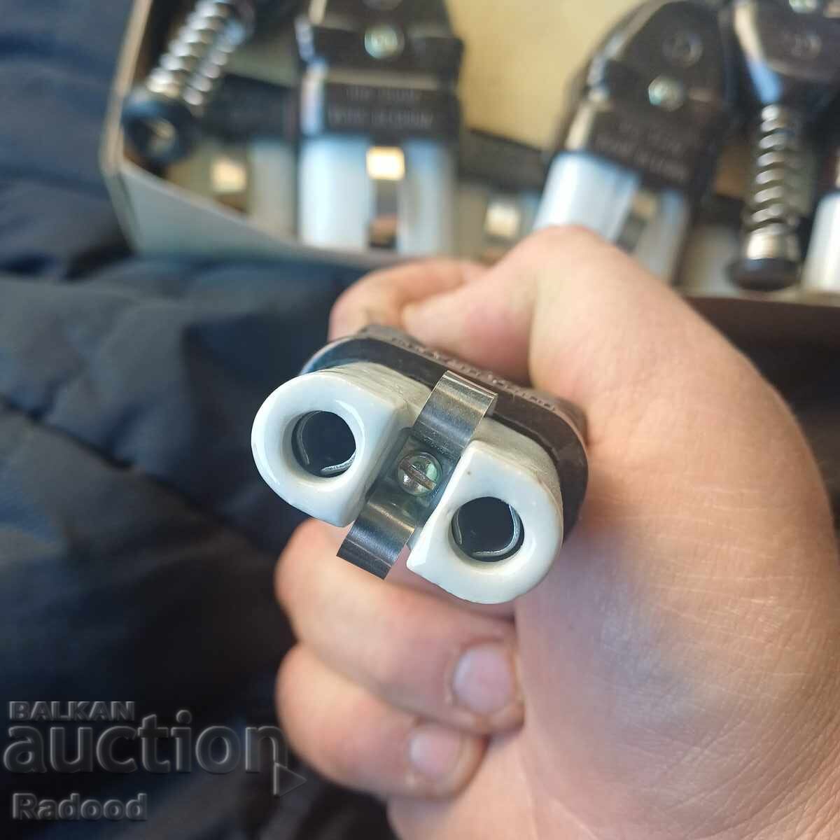 Licitație Prize de bachelit 12 bucăți 10A 250v