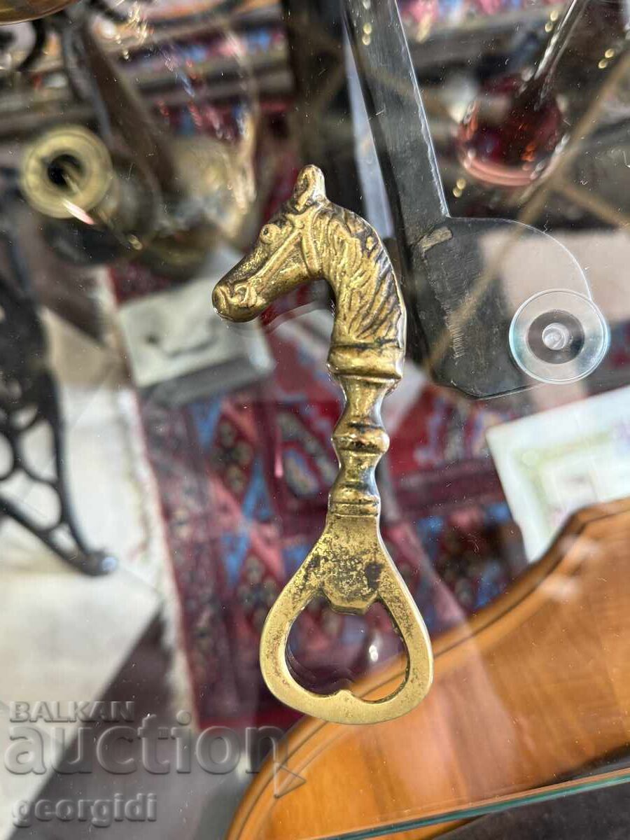 Livrarea Deschizător masiv de bronz cal. Nr. 7912