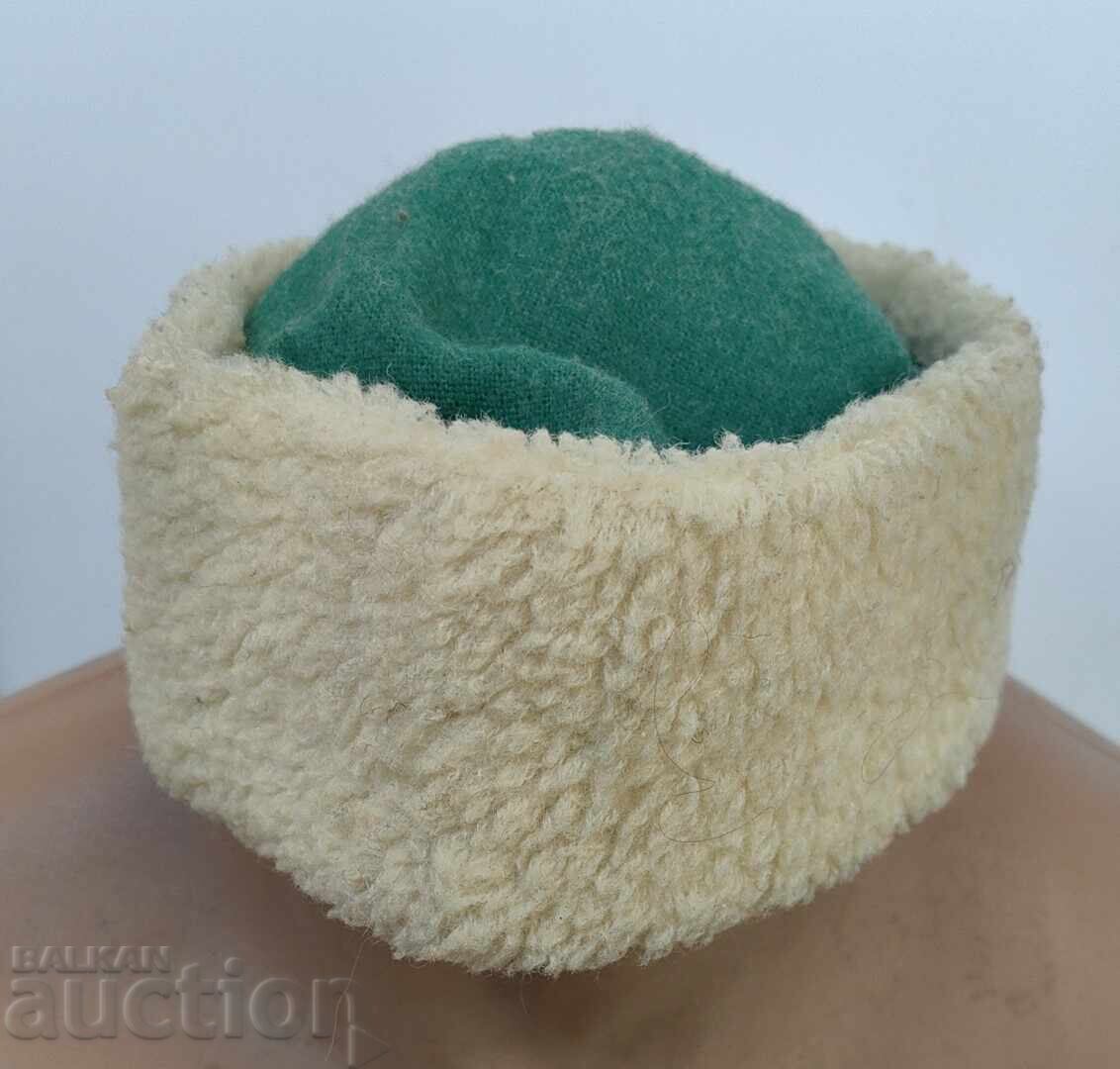 Livrarea PĂLĂRIE VECHE CAPAC ȘAPCA CAVDARCE