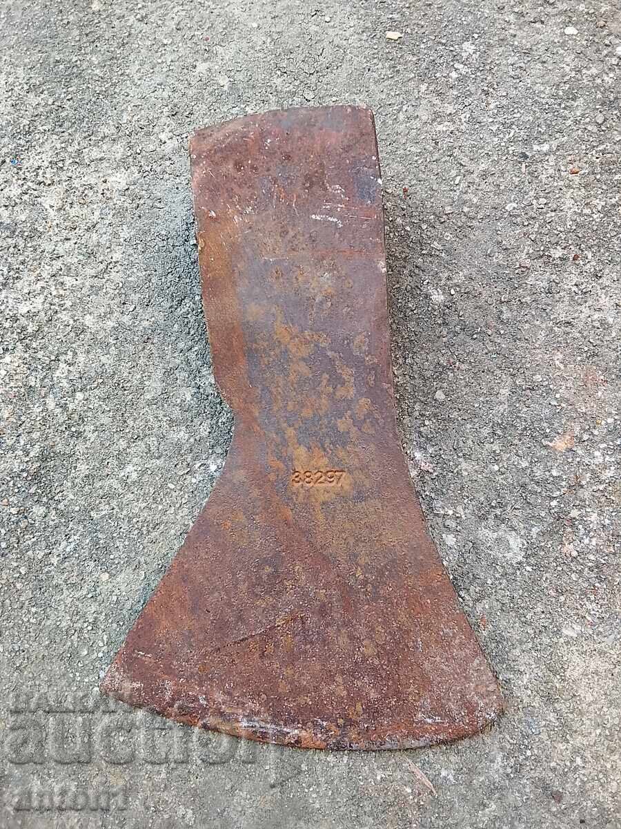 Παράδοση Ενα τσεκούρι