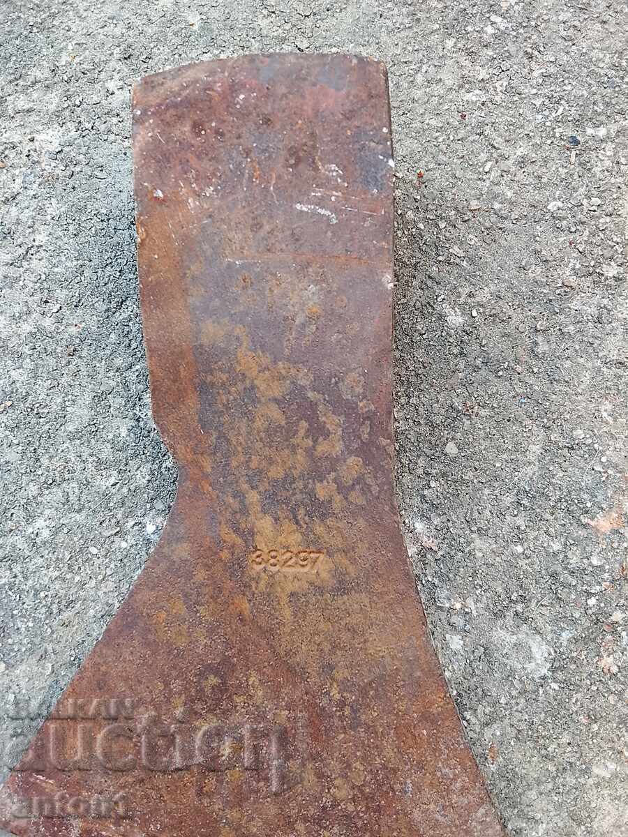 Ενα τσεκούρι - 5