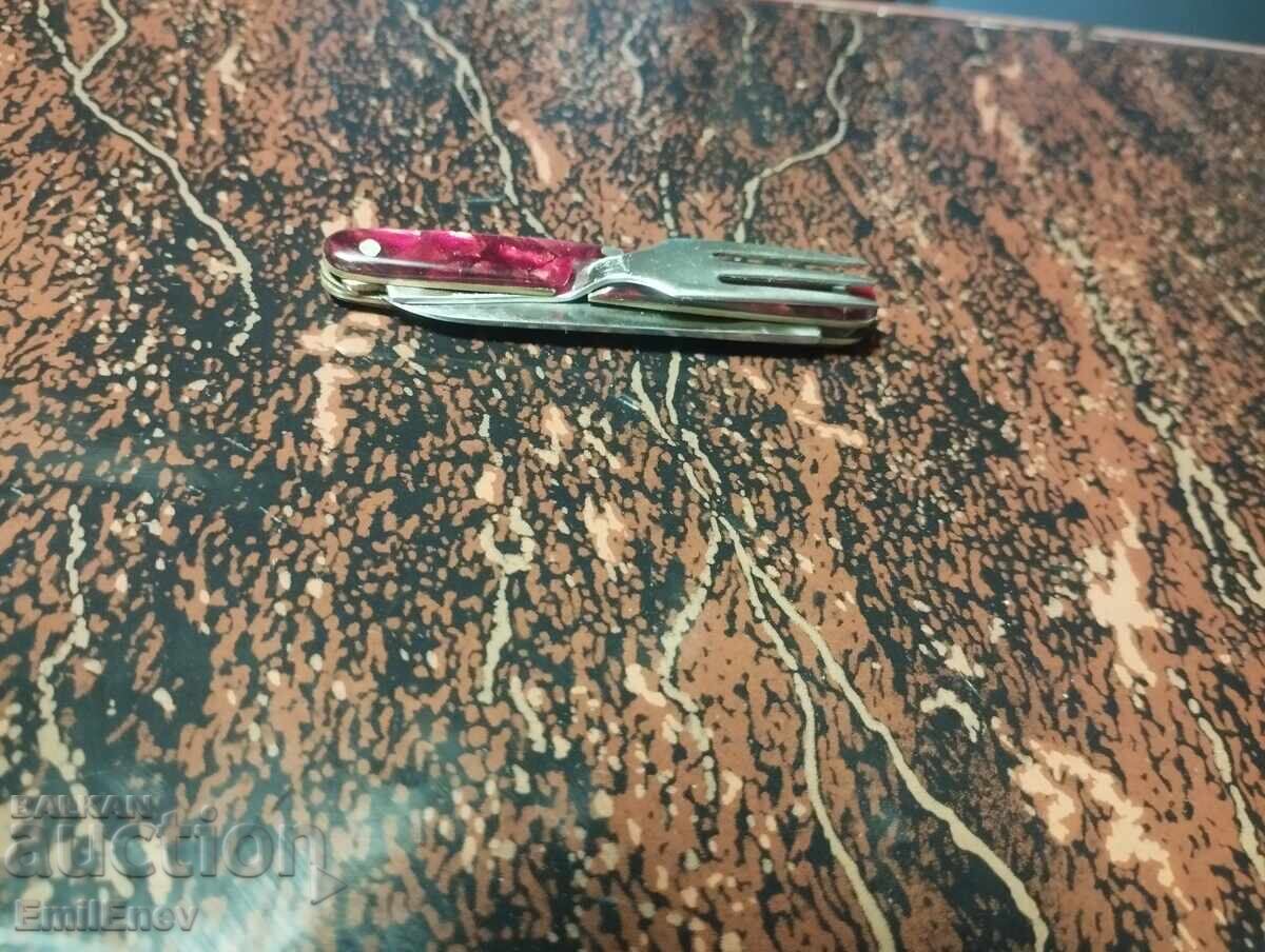 Cuțit vechi bulgăresc, fabrica Petko Denev cu preț € 18.00 | 35.20 BGN