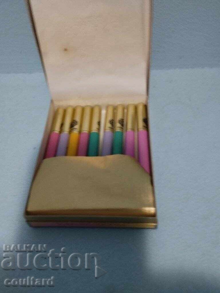 Țigări de colecție desfăcute cu preț € 15.00 | 29.34 BGN