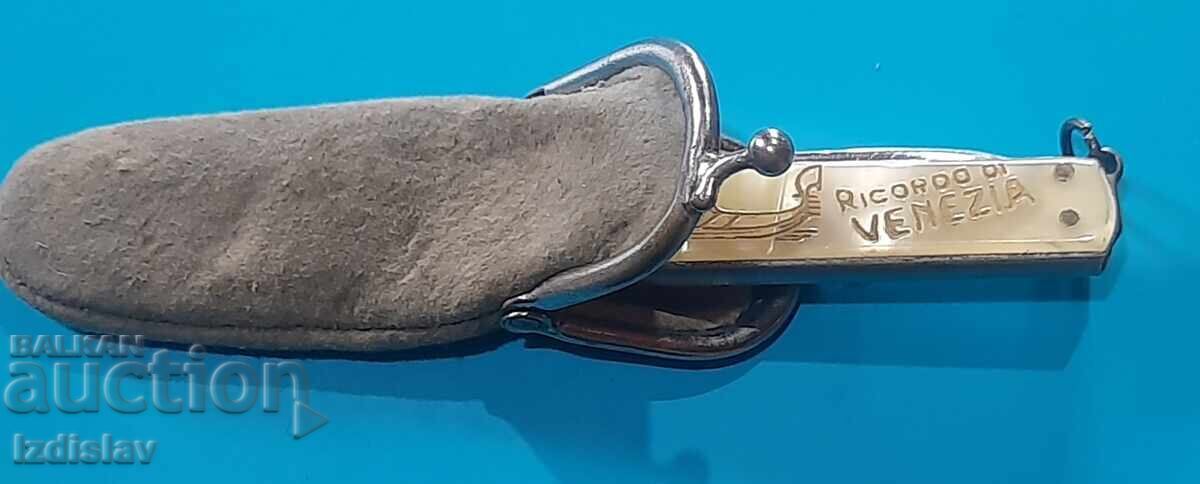 Licitație Cuțit de buzunar de lux cu mâner sidefat