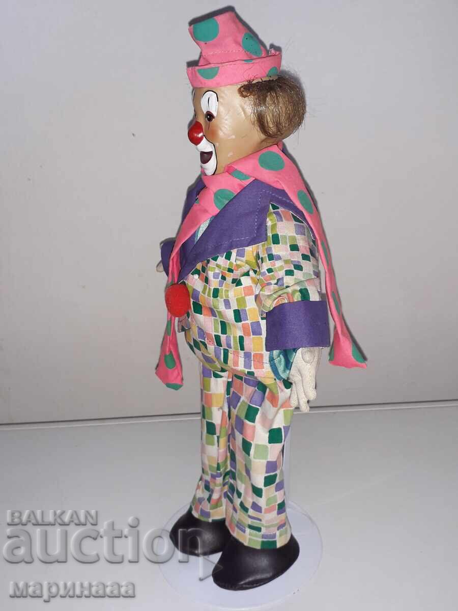 Auction  CLOWN. PORCELAIN. DELIVERY. GERMANY