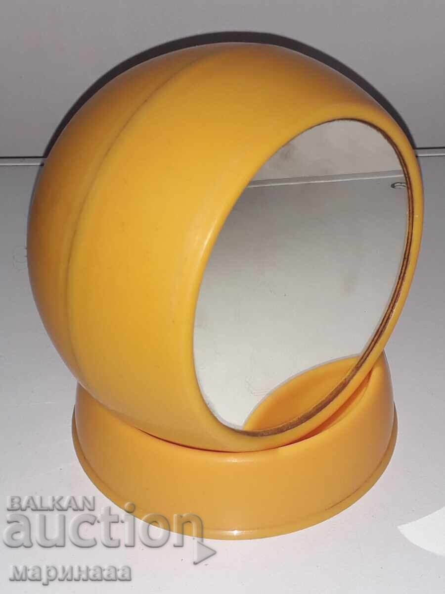 OGLINDĂ DUBLĂ VINTAGE cu preț € 10.00 | 19.56 BGN OGLINDĂ DUBLĂ VINTAGE cu preț € 10.00 | 19.56 BGN