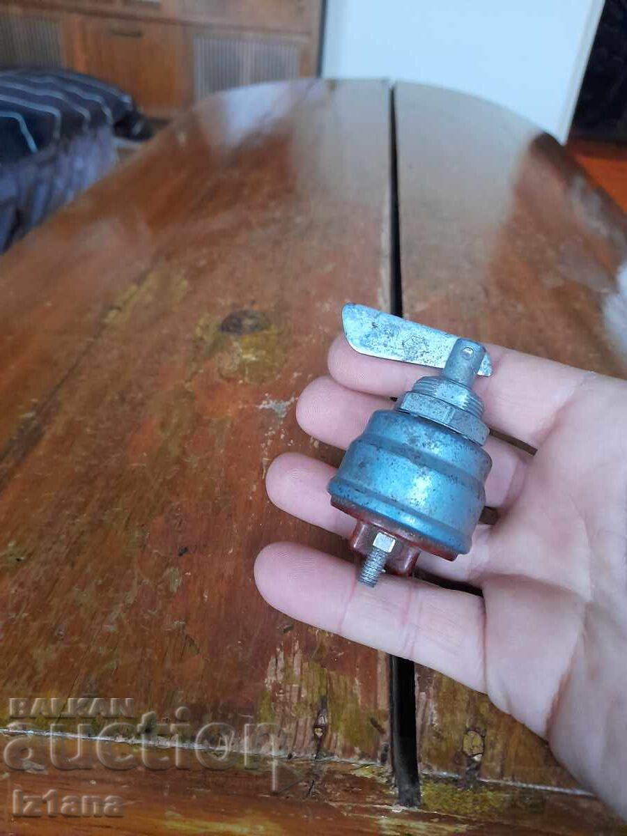 Παλιός διακόπτης ανάφλεξης με τιμή € 27.00 | 52.81 BGN Παλιός διακόπτης ανάφλεξης με τιμή € 27.00 | 52.81 BGN