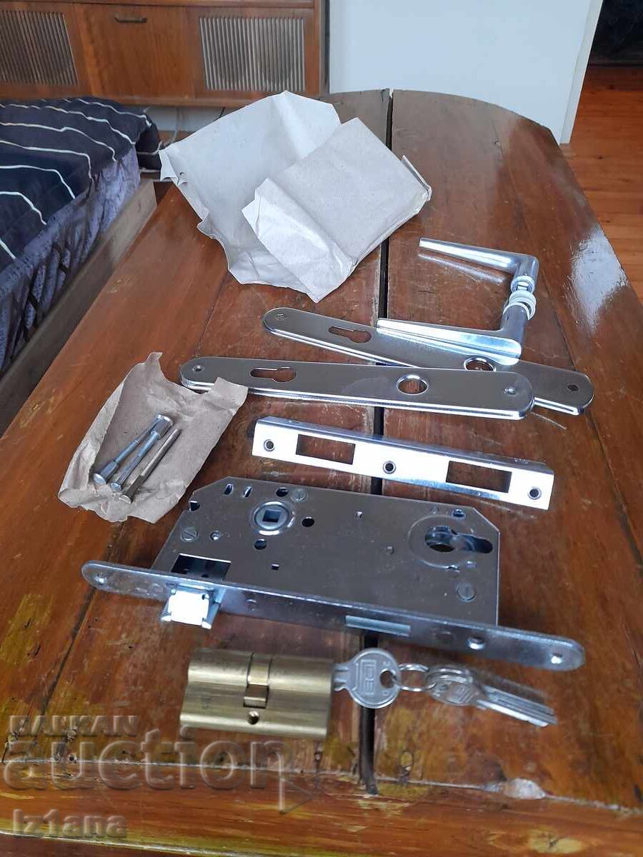 Auction  Old Varimex lock