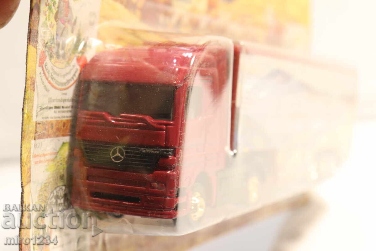 H0 1/87 MERCEDES TRUCK TRACTOR TRAILER MODEL with price € 0.01 | 0.02 BGN