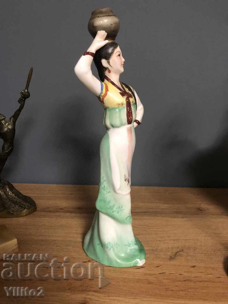 Licitație Figurină de porțelan S.Corea Licitație Figurină de porțelan S.Corea
