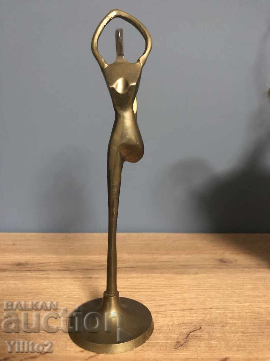 Бронзова фигура