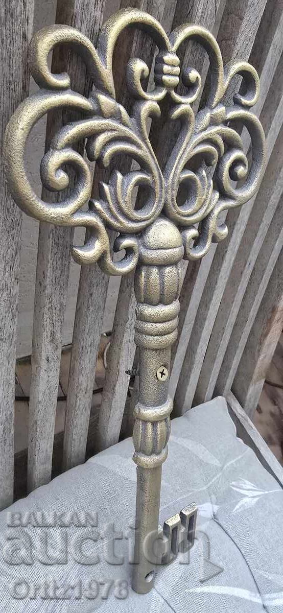 Доставка на Много голям чугунен ключ– 34см