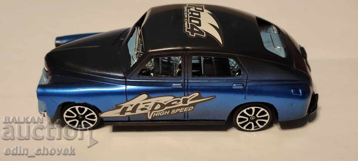 Chinese plastic copy of a Soviet Pobeda with price € 5.50 | 10.76 BGN