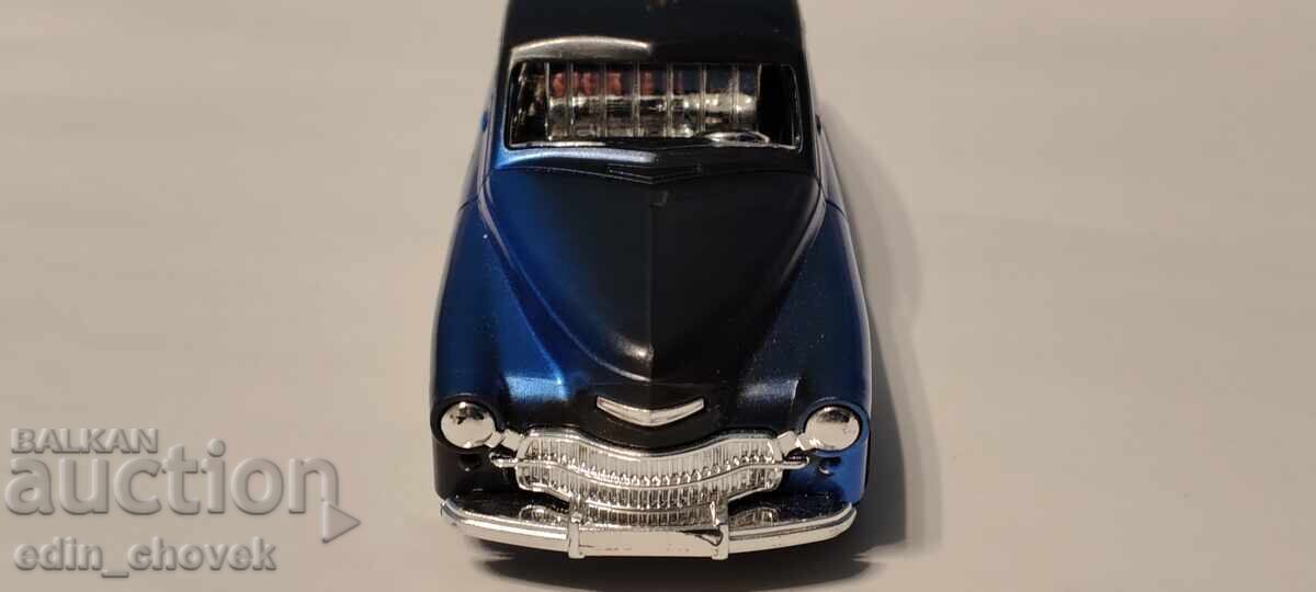 Chinese plastic copy of a Soviet Pobeda - 6