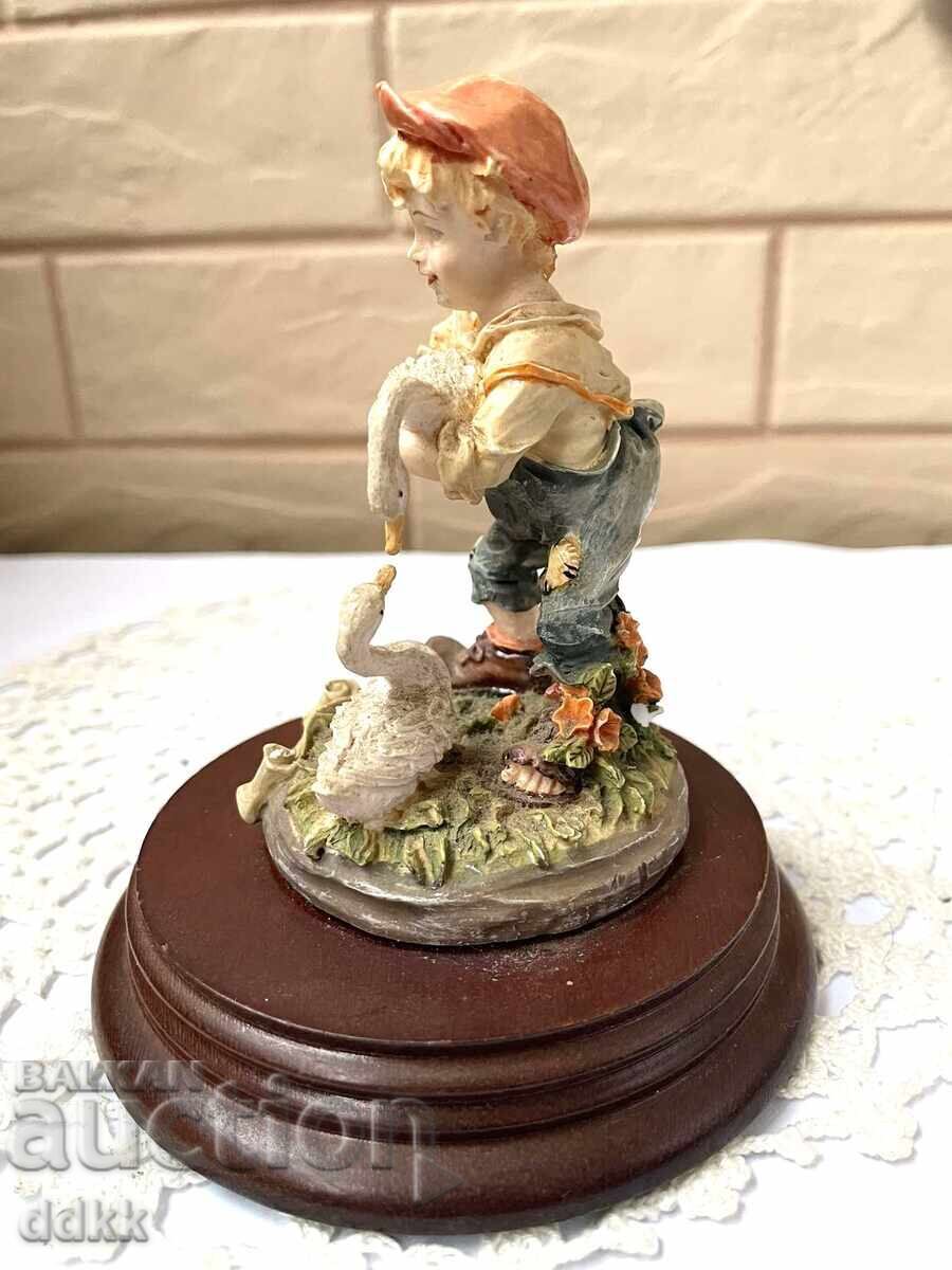 Licitație Statuetă frumoasă Leonardo din Anglia - băiat cu lebede Licitație Statuetă frumoasă Leonardo din Anglia - băiat cu lebede