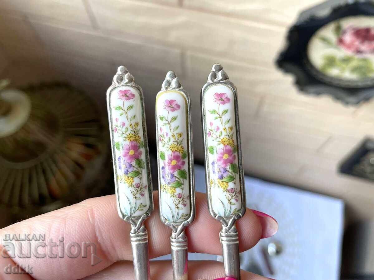 Όμορφα μαχαιροπήρουνα από την Ιαπωνία με πορσελάνινη πλάκα με τιμή € 49.00 | 95.84 BGN