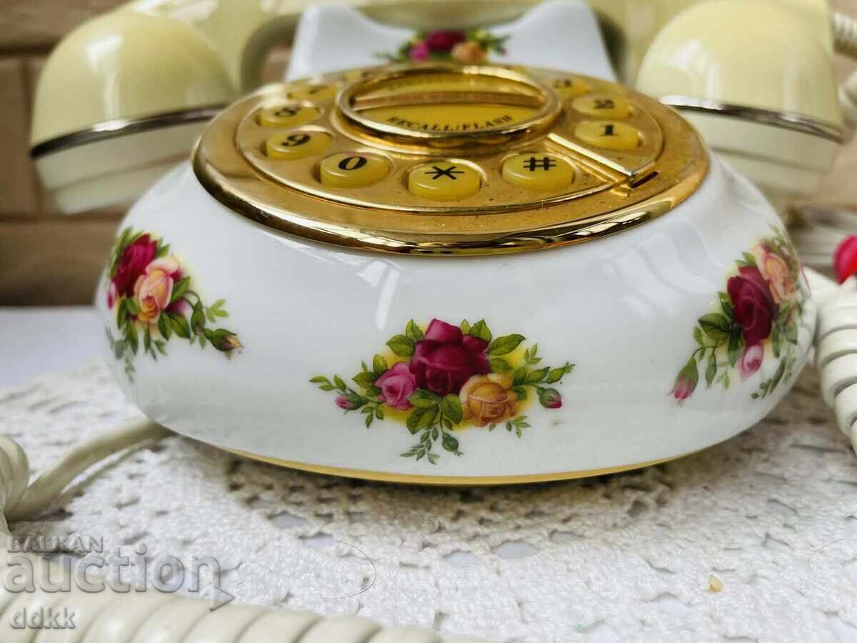 Licitație ROYAL ALBERT telefon frumos din porțelan de os din Anglia