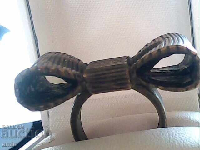 Όμορφο παλιό δαχτυλίδι με τιμή € 10.00 | 19.56 BGN