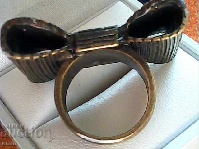 Παράδοση Όμορφο παλιό δαχτυλίδι