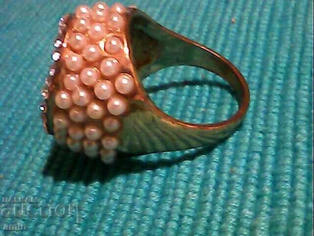 Inel masiv, mare, placat cu aur, 16g cu preț € 8.00 | 15.65 BGN Inel masiv, mare, placat cu aur, 16g cu preț € 8.00 | 15.65 BGN