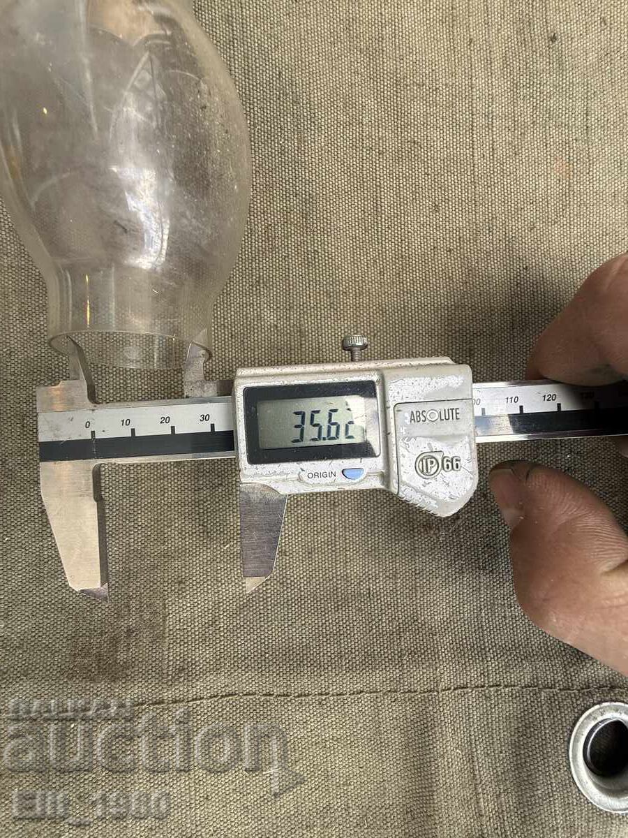 Auction  Gas lamp glass