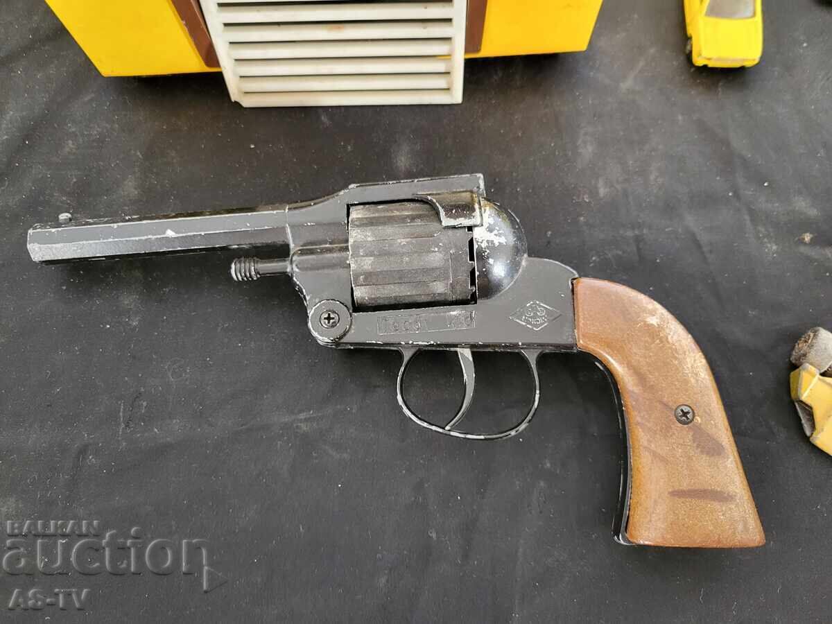 O mulțime de jucării - 5