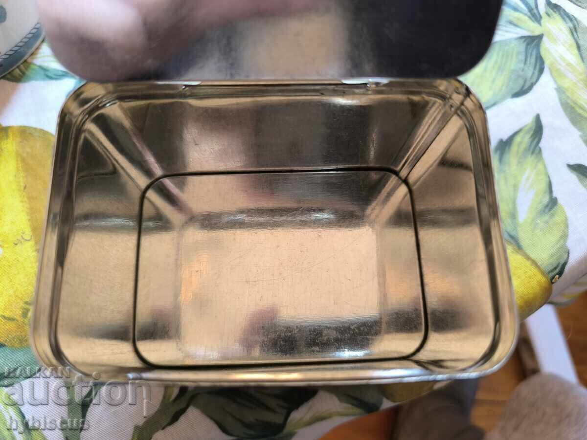 Delivery of Old Soviet Georgian tea box with price from Beryozka