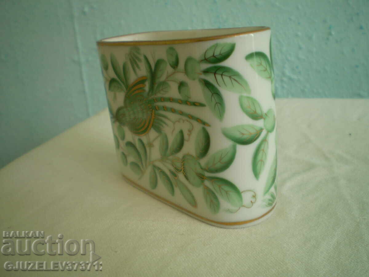 Licitație Vază de colecție din porțelan de la marca Herend, decorată Licitație Vază de colecție din porțelan de la marca Herend, decorată