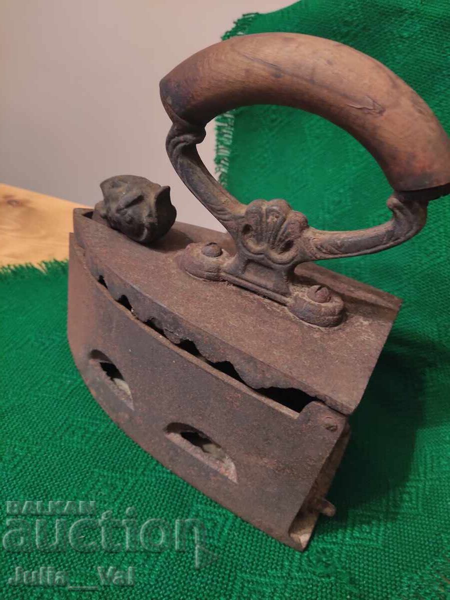 Аукцион Стара българска ютия на жар БЗЦ от 0,01 цент