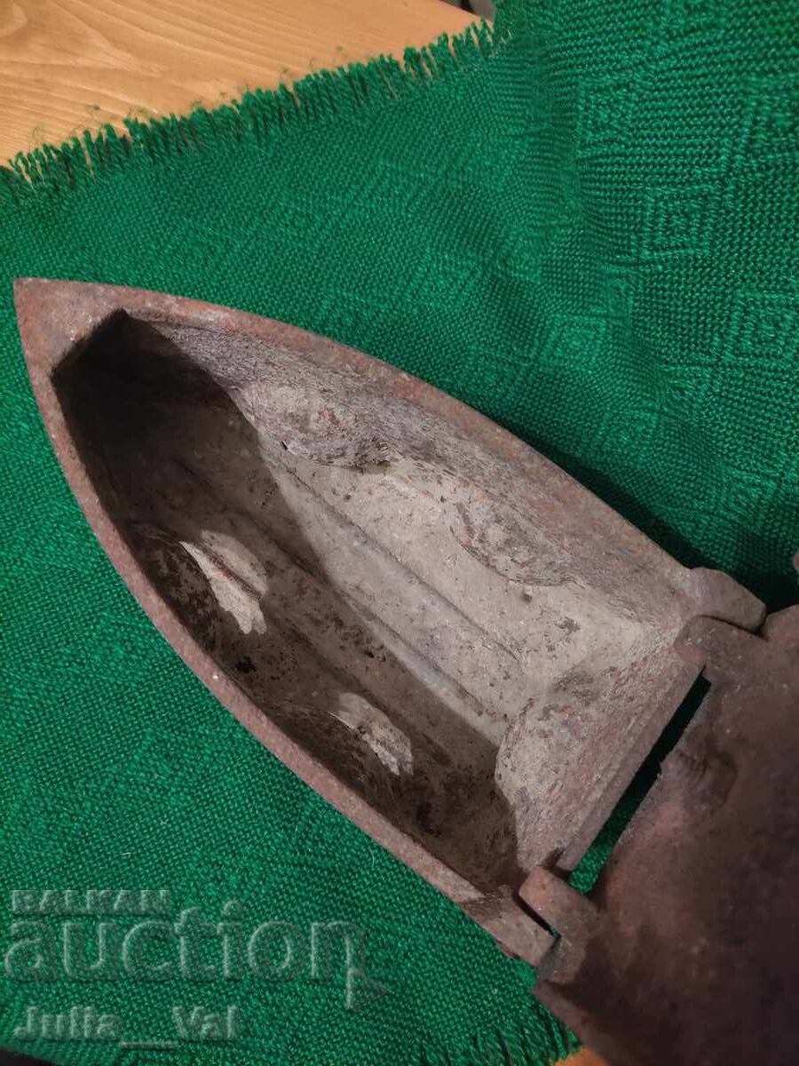 Доставка на Стара българска ютия на жар БЗЦ от 0,01 цент