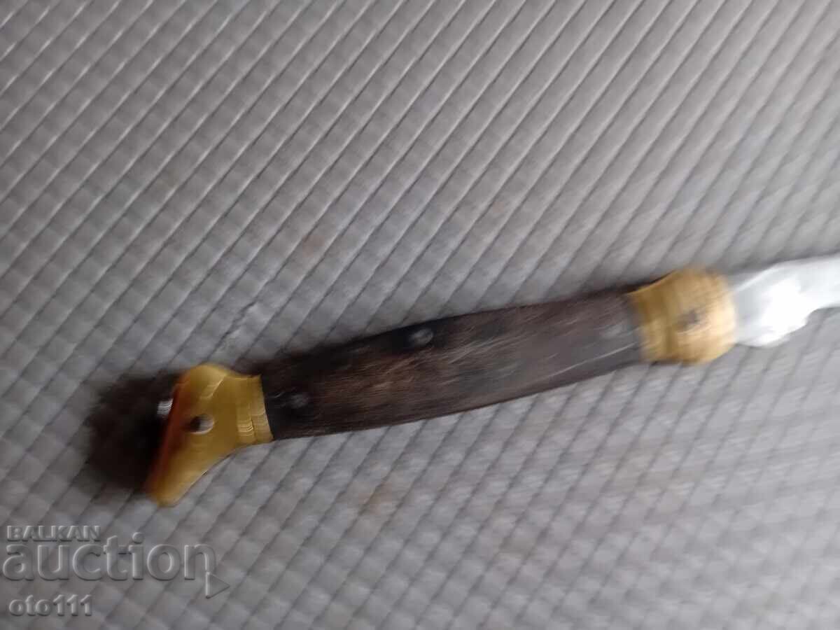 Delivery of OLD POCKET KNIFE - LADY'S LEG