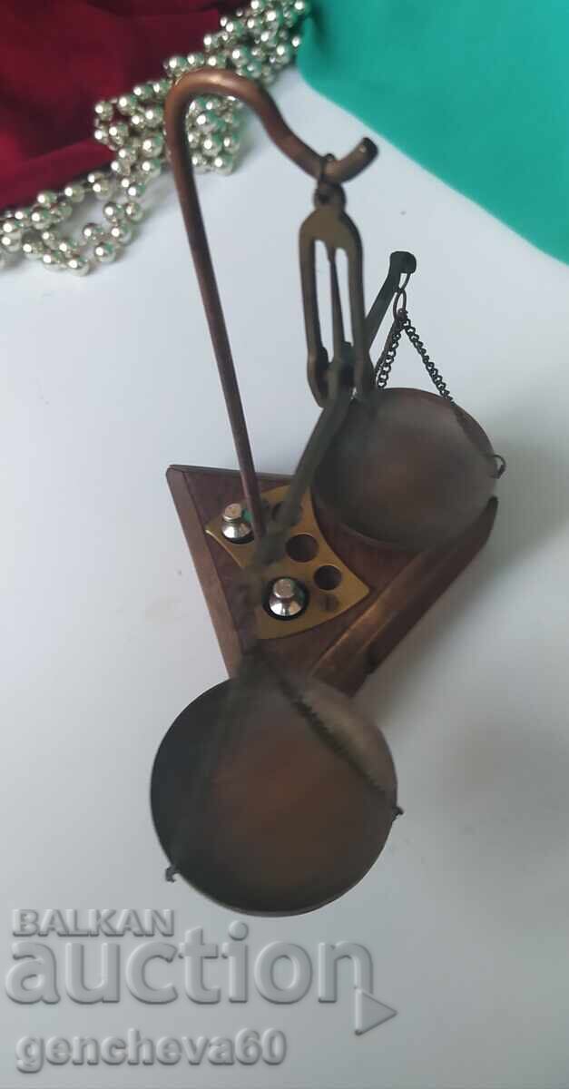 Δημοπρασία Παλιά φαρμακευτική ζυγαριά κοσμημάτων / χάλκινη