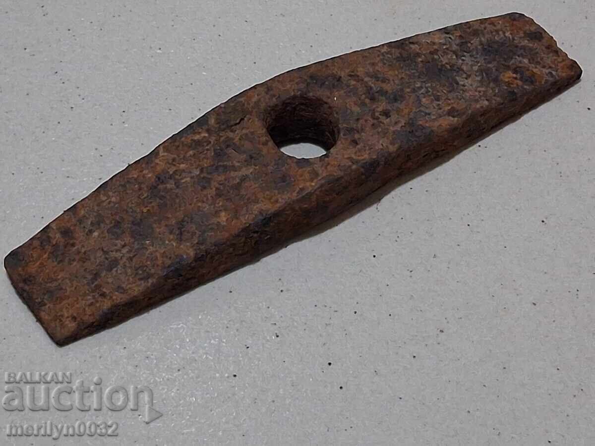 Baros de păr, ciocan, unealtă de fierar, primitiv Baros de păr, ciocan, unealtă de fierar, primitiv