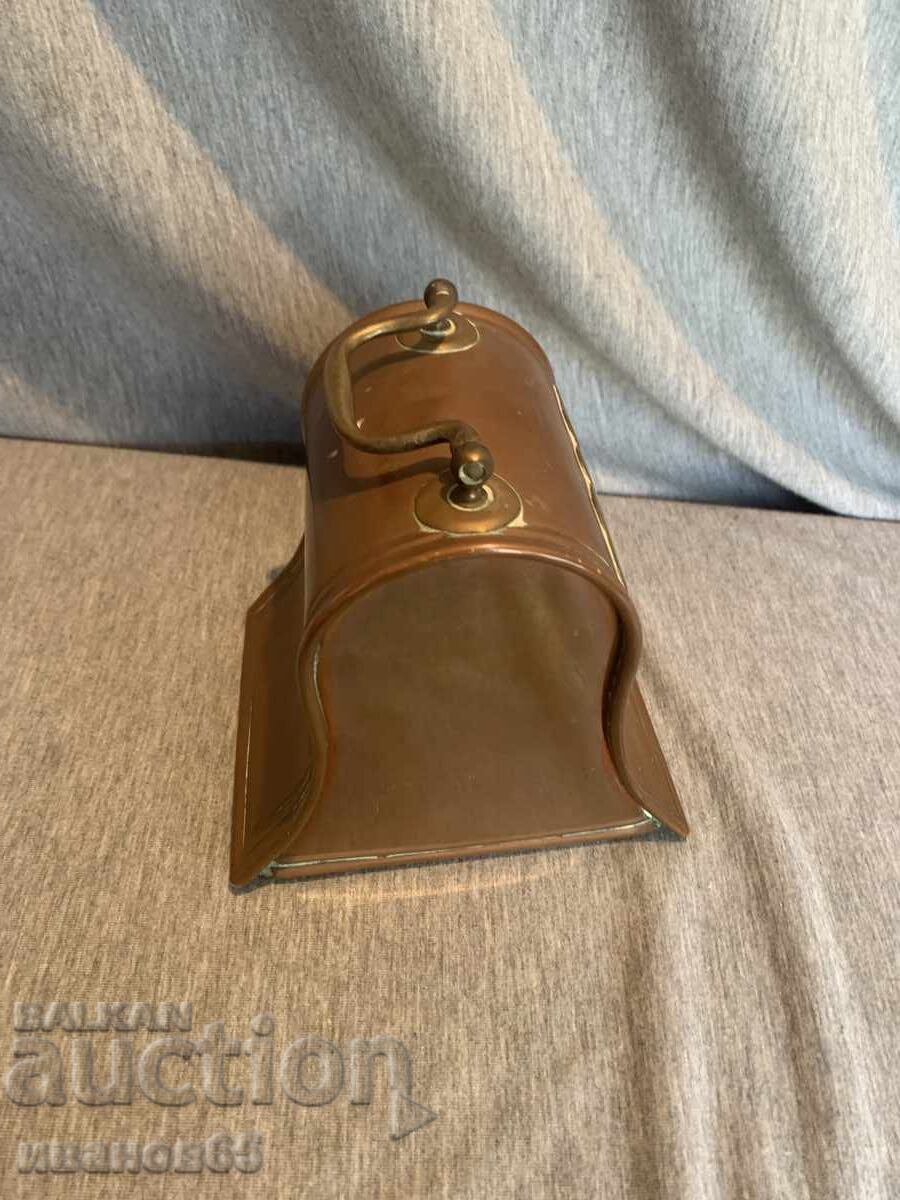 Licitație Pușculiță veche de cupru "HAROLD"