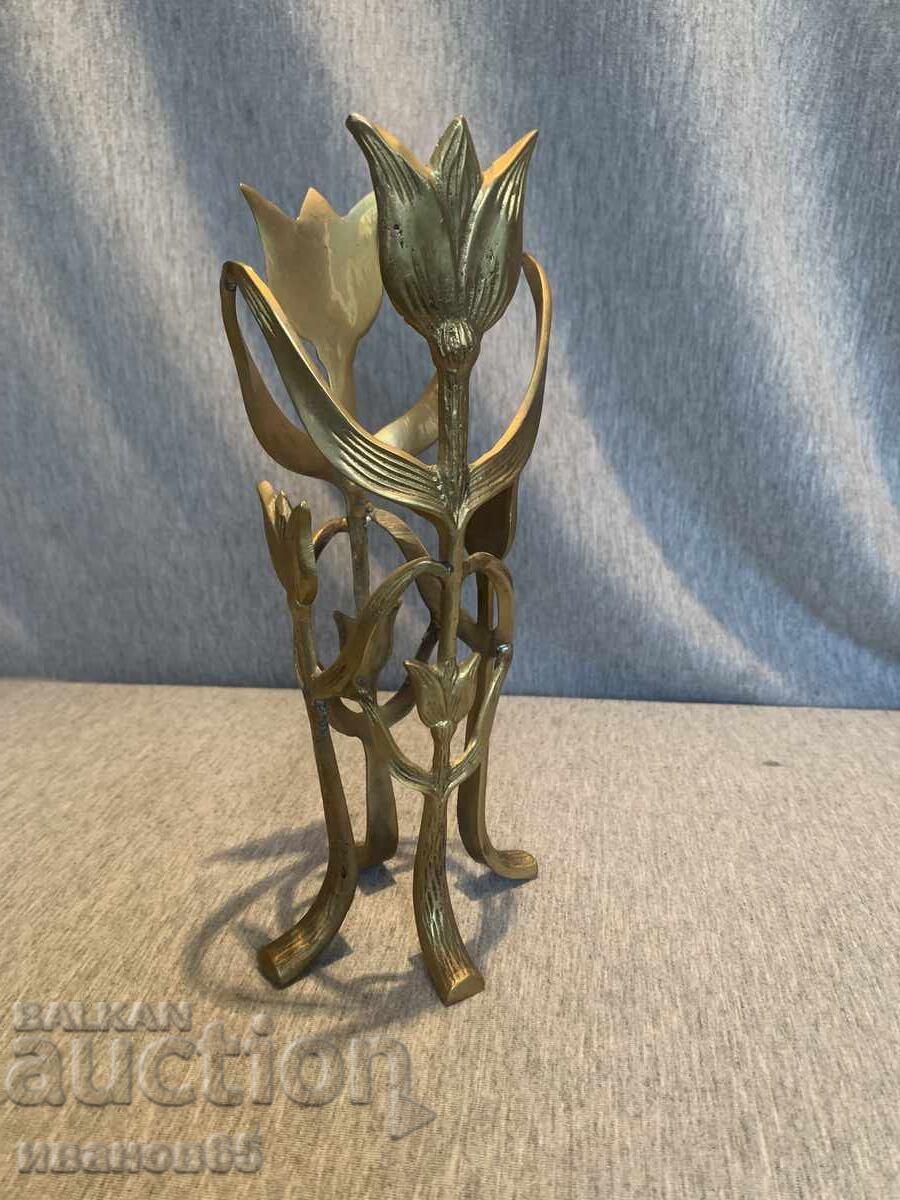 Figurină de bronz vas cu preț € 52.00 | 101.70 BGN