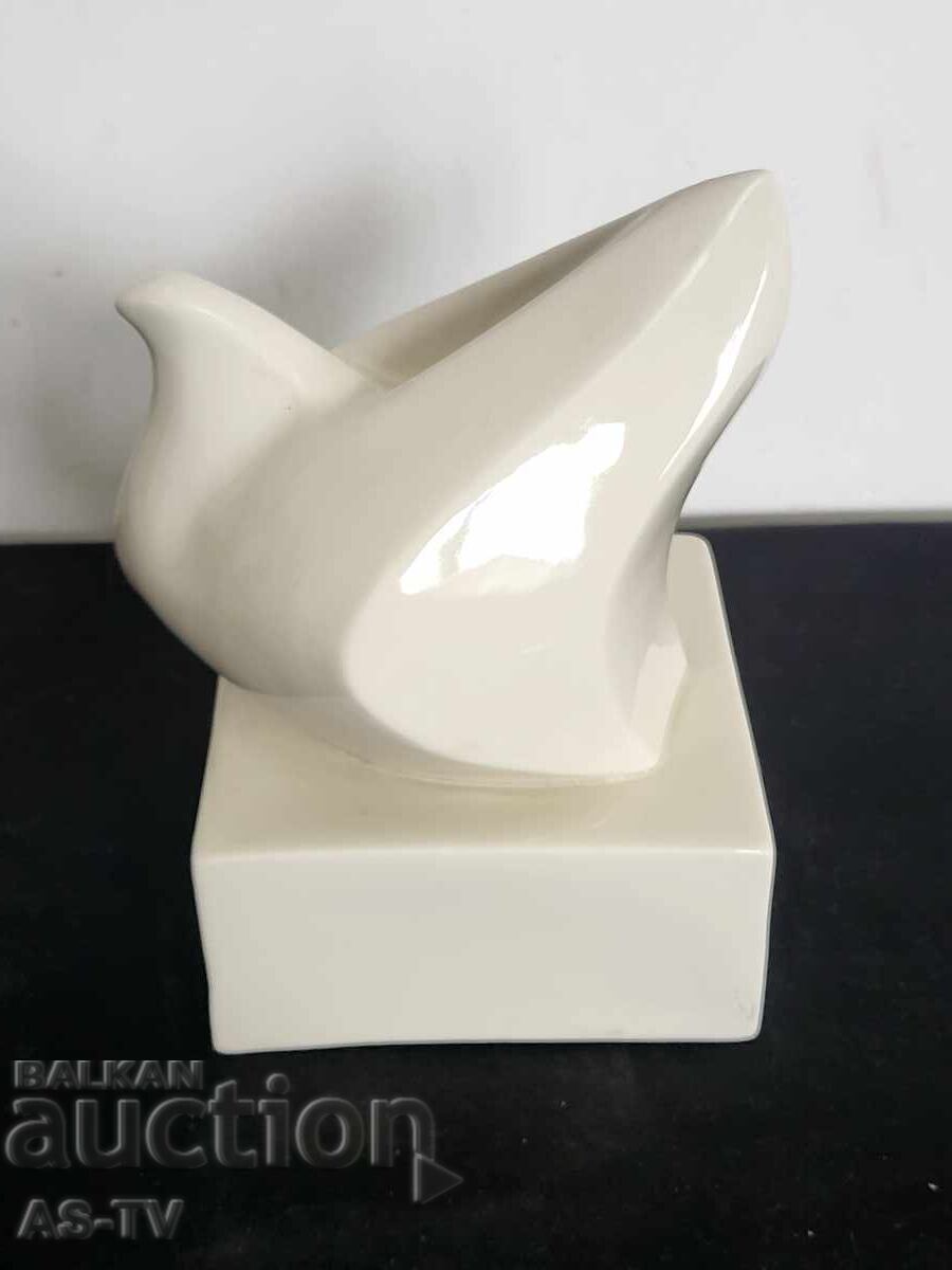 Figurină Porțelan Vechi Porumbel cu preț € 45.00 | 88.01 BGN Figurină Porțelan Vechi Porumbel cu preț € 45.00 | 88.01 BGN