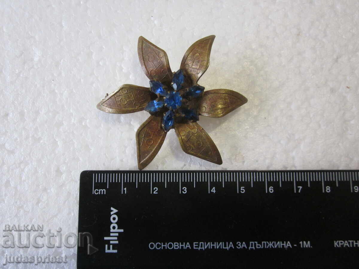 Licitație Broșă veche mare din bronz pentru damă, bijuterie floare