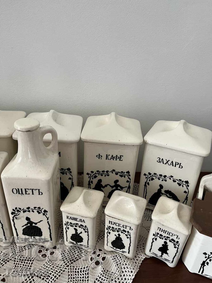 Livrarea Set de bucătărie vintage mare Ditmar Urbach – 16 piese Livrarea Set de bucătărie vintage mare Ditmar Urbach – 16 piese