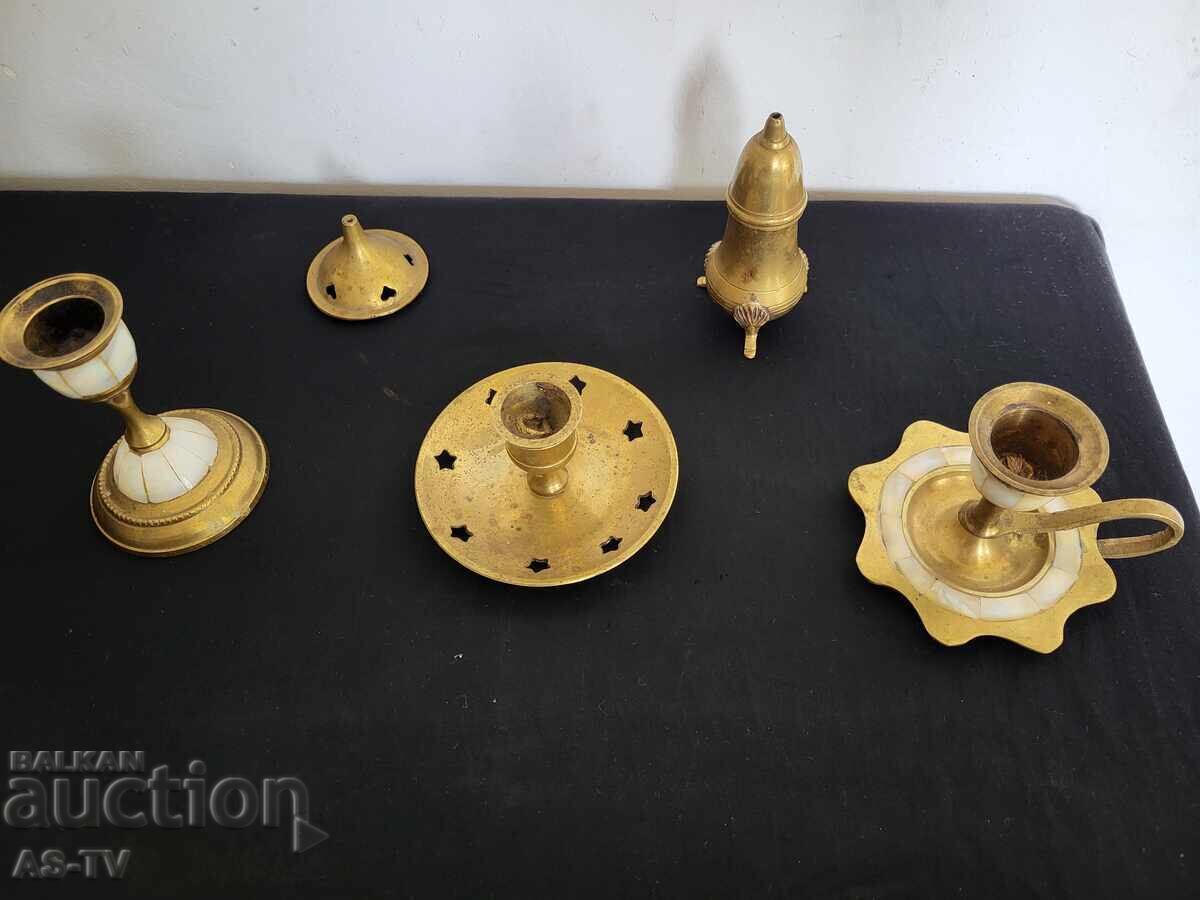 Lot de sfeșnice vechi din bronz cu sidef cu preț € 22.00 | 43.03 BGN