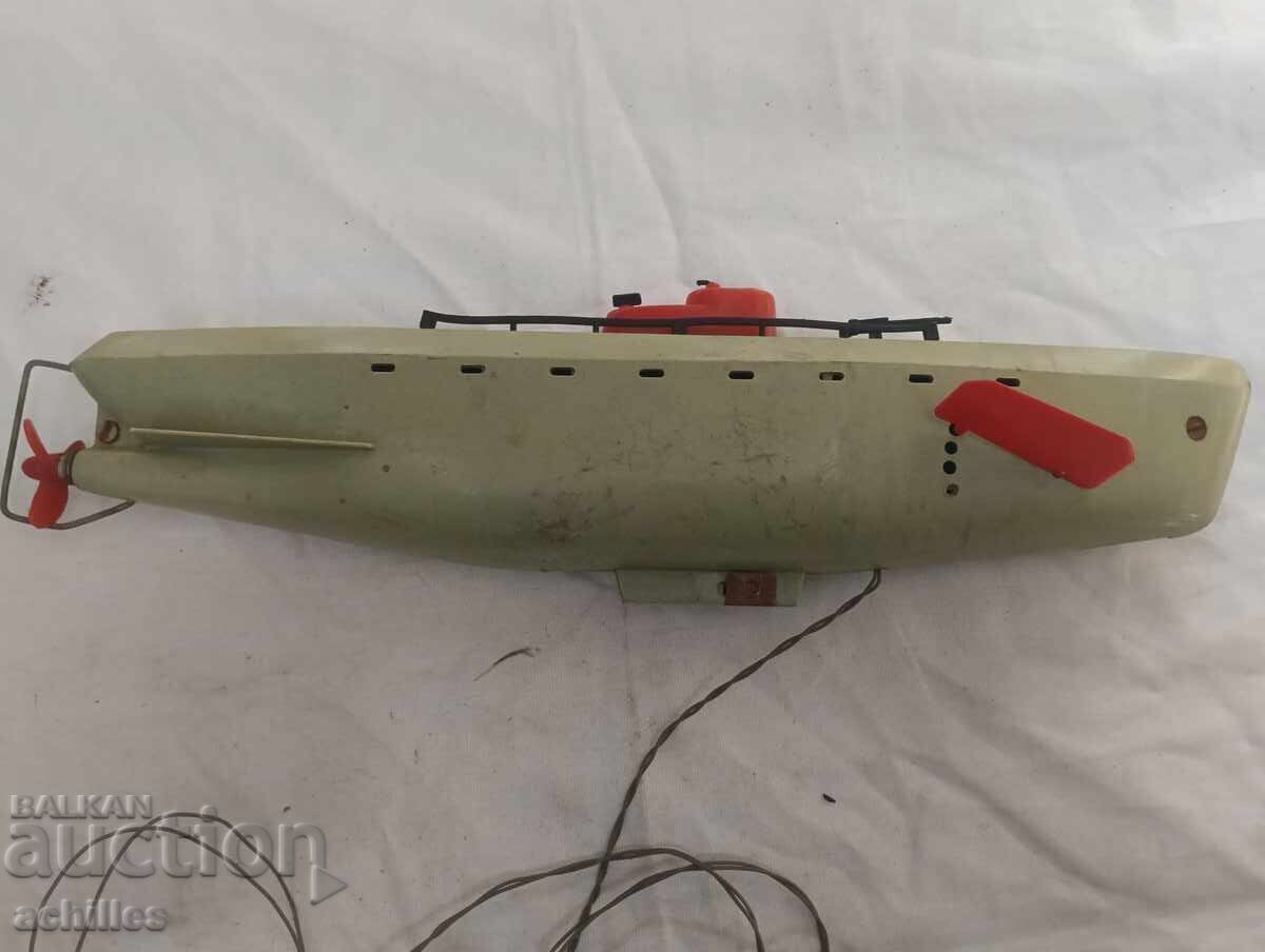 Vechi submarin rusesc cu preț € 15.00 | 29.34 BGN
