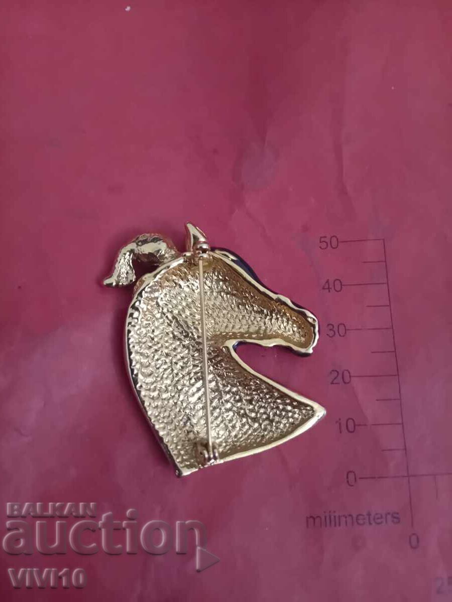 Broșă veche email, pietre cu preț € 25.00 | 48.90 BGN