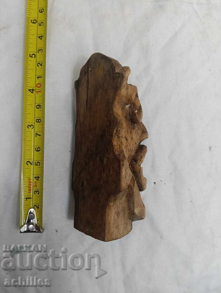 Ξύλινο κεφάλι με τιμή € 2.00 | 3.91 BGN