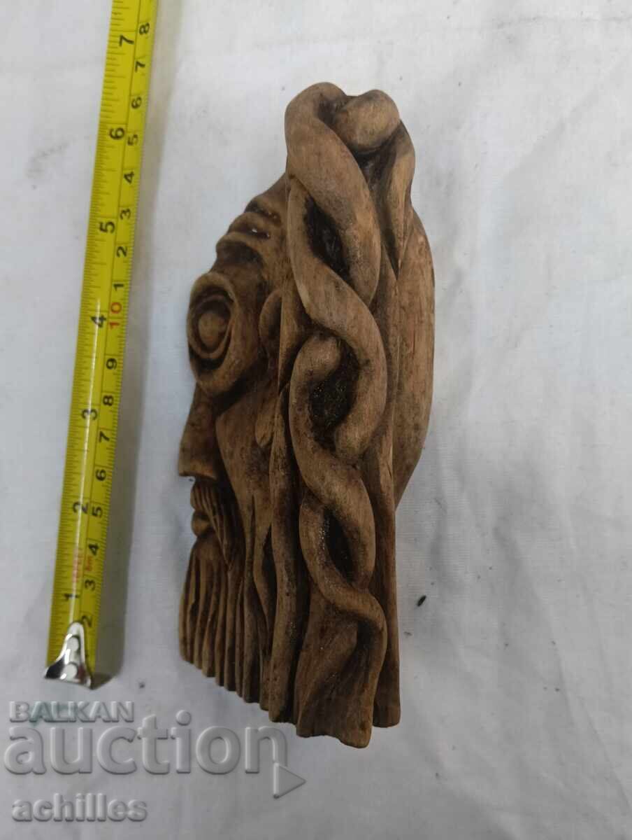 Cap din lemn cu preț € 2.00 | 3.91 BGN