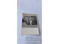 Снимка София Мъж в бял костюм