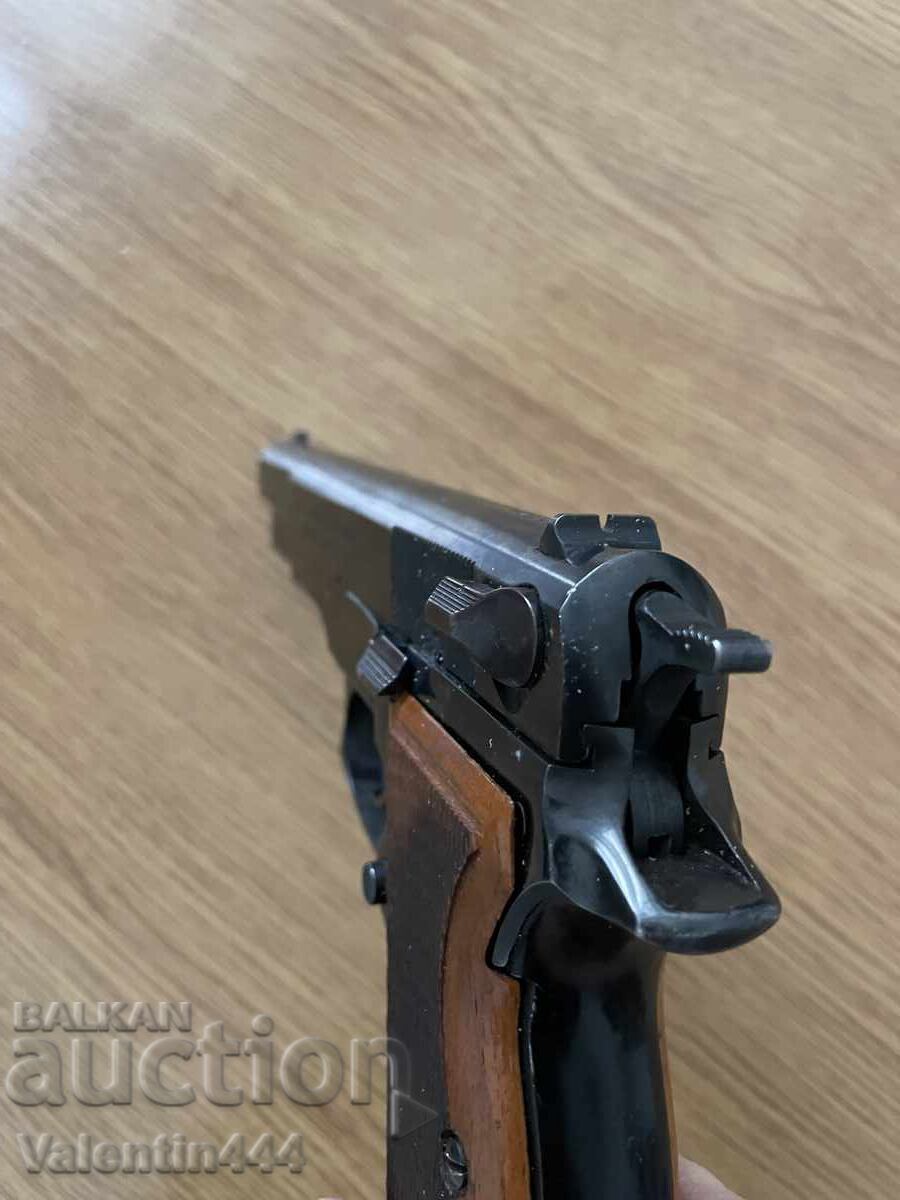 Auction  PISTOL "FEG" - DEACTIVATED/SAFE