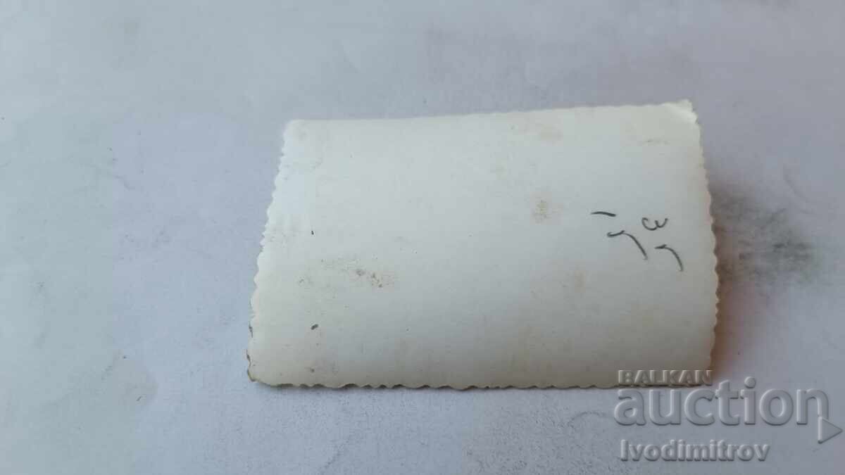 Φωτογραφία Σόφια Γυναίκα και κοριτσάκι σε κούνια στο πάρκο με τιμή € 0.67 | 1.31 BGN